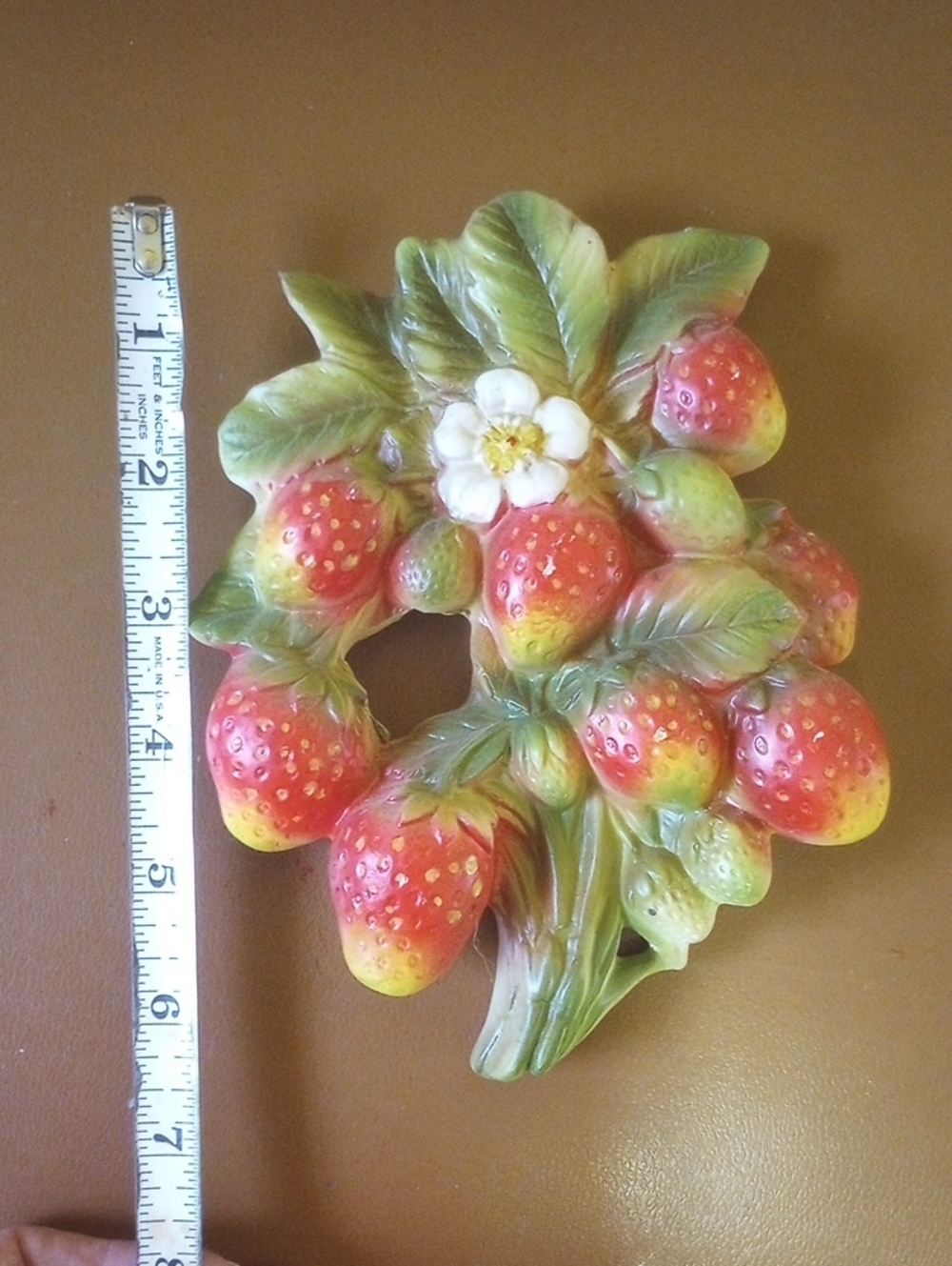 Della Robbia Vintage Ceramic Strawberry & Floral 3D Art. Red Green White Yellow - Picture 3 of 4